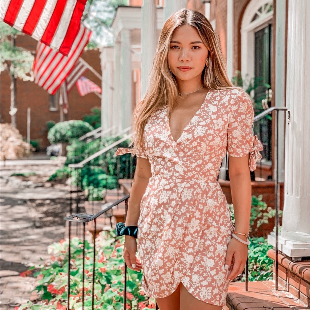 Showpo Summer Thoughts Dress In Blush Floral